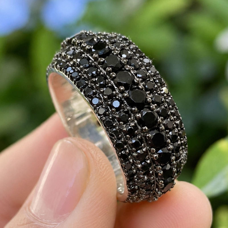Iced Black Stone Dome Ring - siyah kübik zirkon pave döşemeli geniş kubbe yüzük