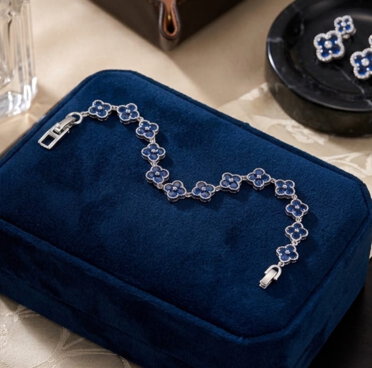 Iced Blue Clover Tennis Bracelet - mavi taşlı yonca formlu kübik zirkon bileklik
