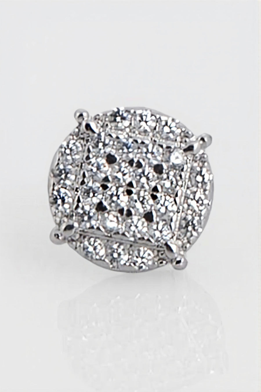 9mm Iced Cushion Cluster Stud Earring — tırnaklı montürde pave taşlı küme küpe